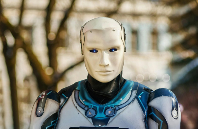Peneliti BRIN Kaji  Interaksi Antara Robot Kesehatan dan Lansia yang Dirawatnya